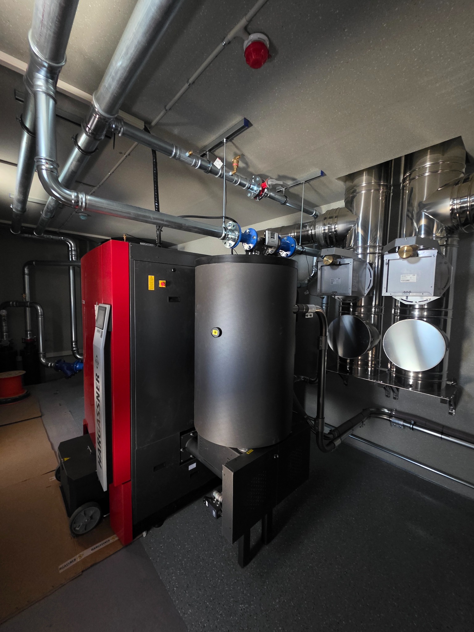 Completed heating module with concrete and steel construction